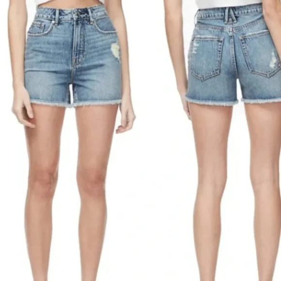 Good American Bombshell Distressed Cutoff Denim Shorts - Picture 1 of 6